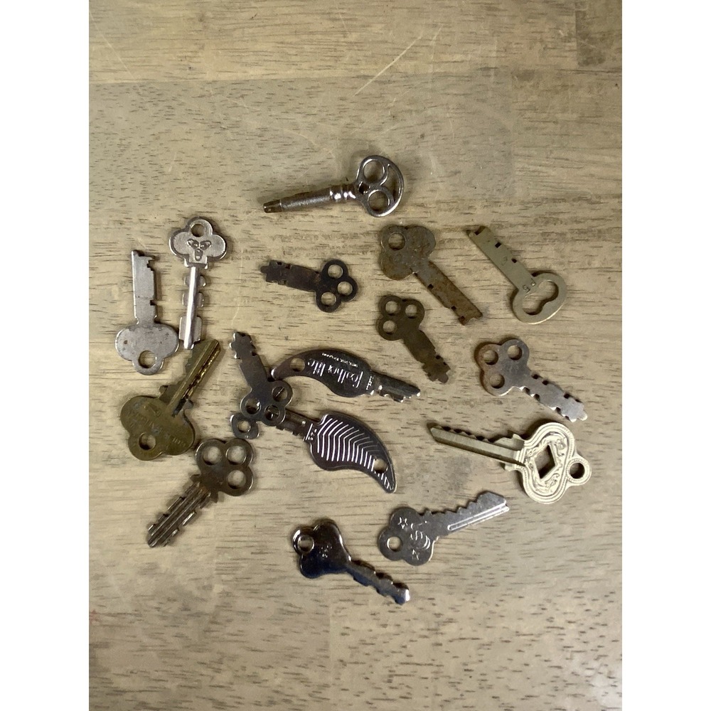 Vintage Keys Lot of 16, Luggage & Cases Mixed Lot Some‎ Featherlite